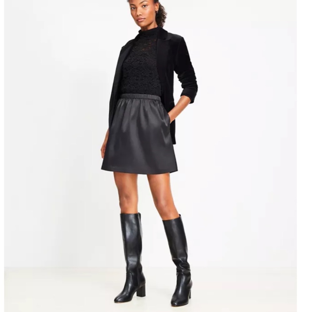 NWT! LOFT Pull On Skirt